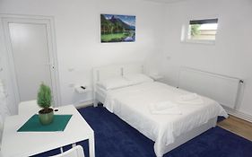 Casuta Bradulet - Aeroport Otopeni & Therme